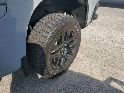 Used 2024 Chevrolet Silverado 1500 LT Trail Boss w/ Convenience Package II AWD/4WD image 7