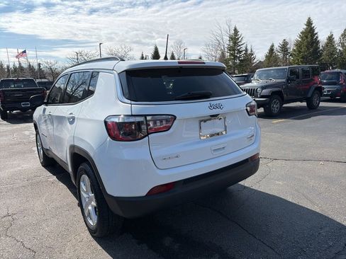 Used 2022 Jeep Compass Latitude image 4