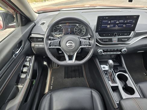 Used 2023 Nissan Altima 2.5 SR w/ SR Premium Package FWD image 13