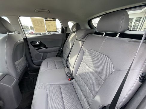 Used 2020 Kia Niro LXS image 23