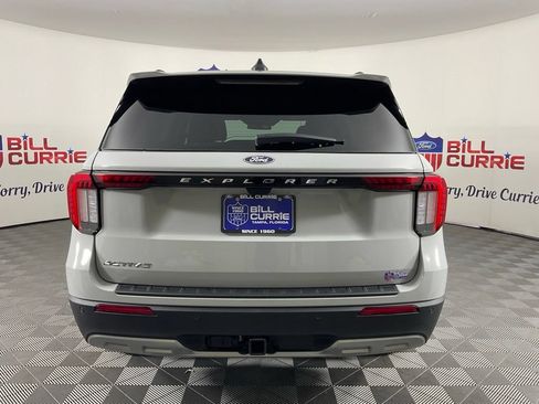 New 2027 Ford Explorer Active w/ Active Comfort Package RWD image 4