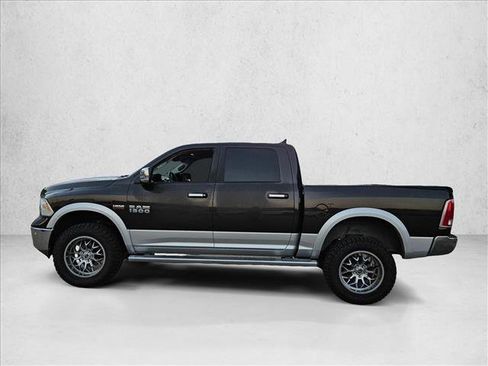 Used 2017 RAM 1500 Laramie w/ Convenience Group image 8