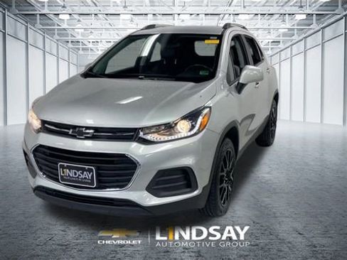 Used 2022 Chevrolet Trax LT w/ Driver Confidence Package image 5