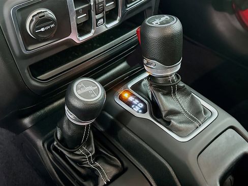 Used 2019 Jeep Wrangler Unlimited Sahara w/ LED Lighting Group image 23