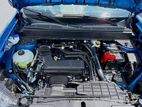 Used 2025 Ford Maverick Lobo AWD/4WD image 40
