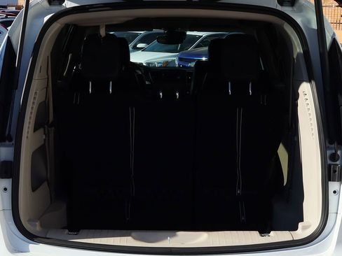 Used 2023 Chrysler Pacifica Touring-L image 23