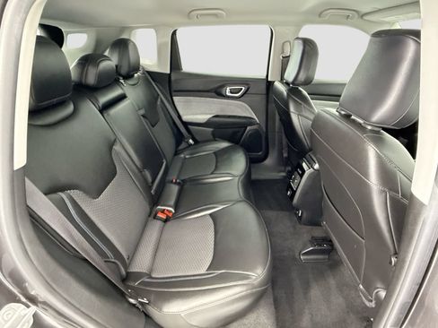 Used 2022 Jeep Compass Latitude FWD image 20