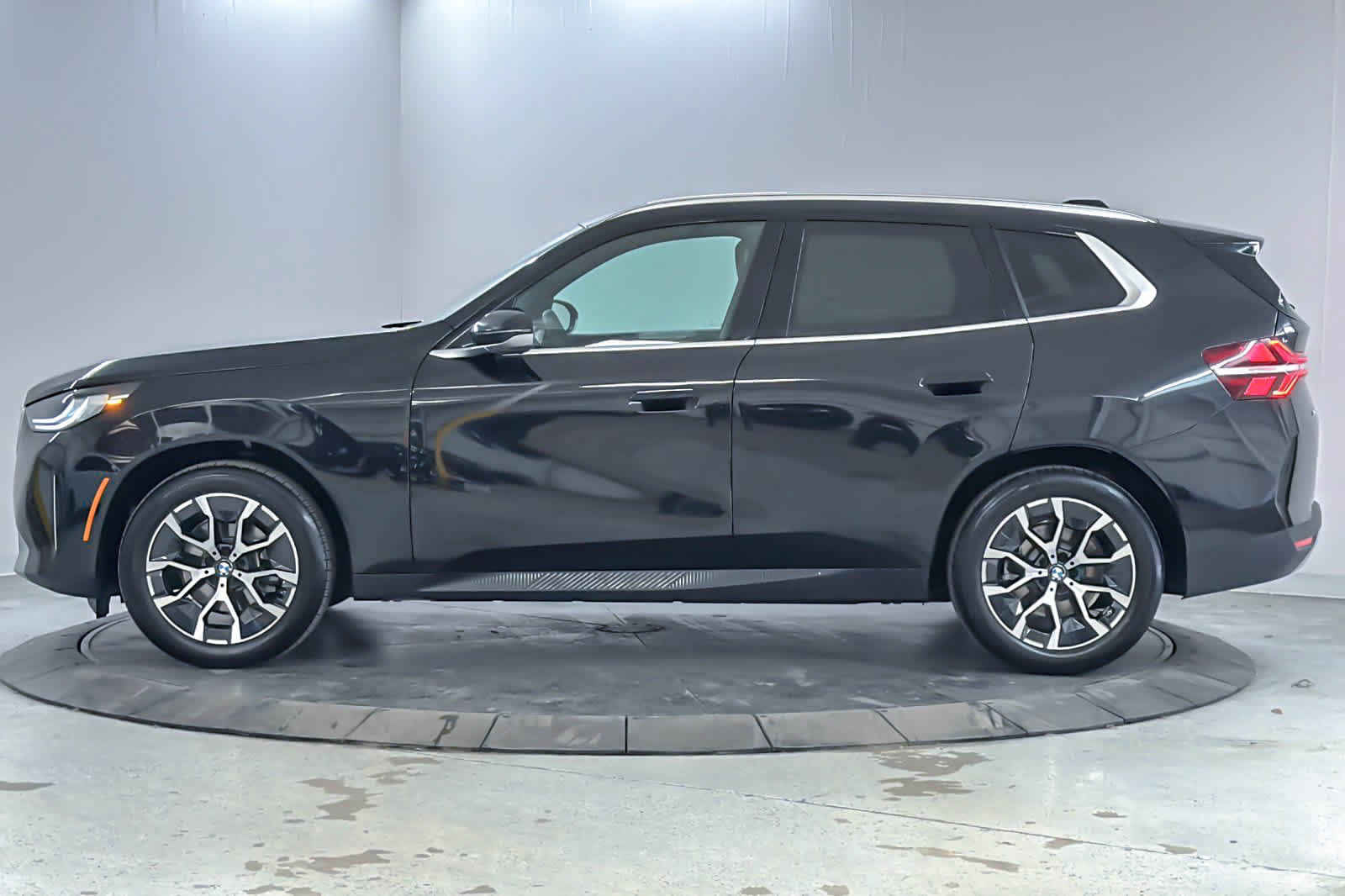 Used 2026 BMW X3 xDrive30i w/ Convenience Package AWD/4WD image 5