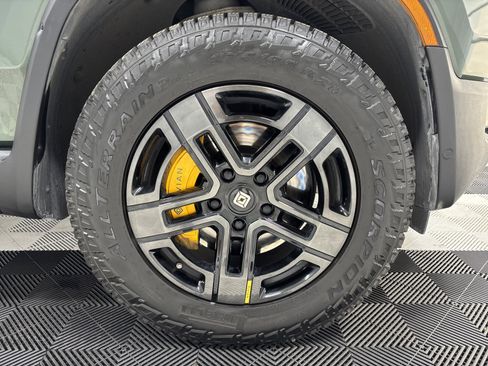 Used 2023 Rivian R1T Adventure image 11