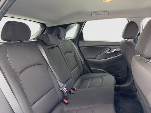 Used 2018 Hyundai Elantra GT image 43