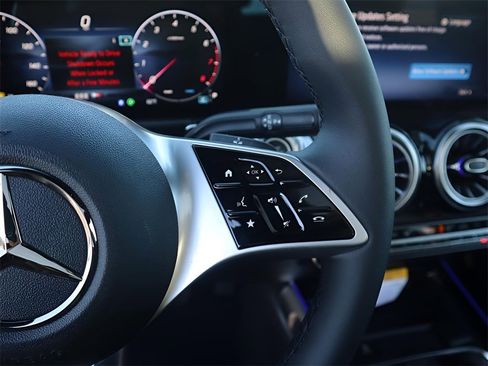 New 2026 Mercedes-Benz GLB 250 4MATIC image 41