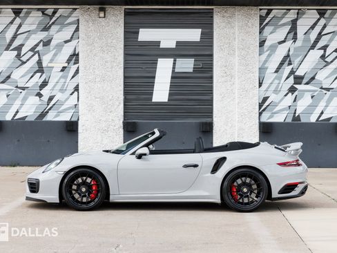 Used 2018 Porsche 911 Turbo image 9