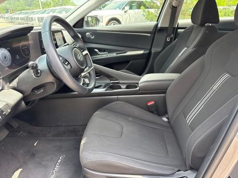 Used 2023 Hyundai Elantra SEL w/ Convenience Package FWD image 21