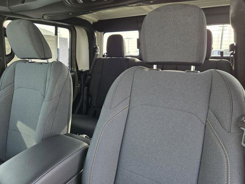 New 2026 Jeep Gladiator Sport image 25