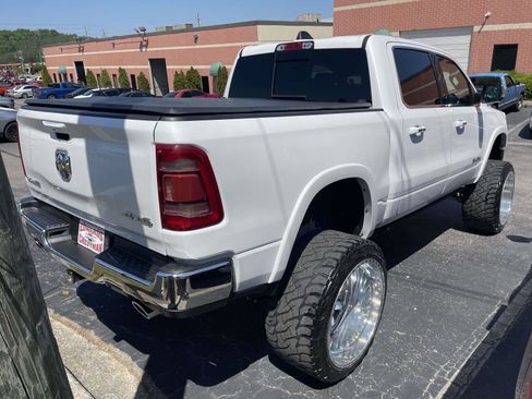 Used 2022 RAM 1500 Laramie AWD/4WD image 9