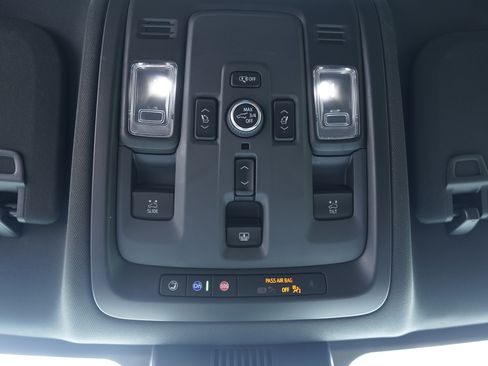 Used 2025 Chevrolet Tahoe High Country AWD/4WD image 26
