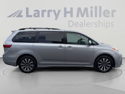 Used 2018 Toyota Sienna LE AWD/4WD image 6