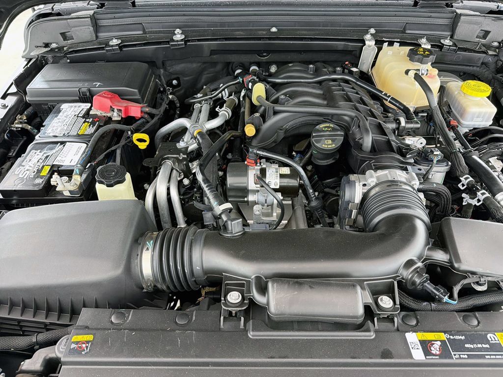 Used 2022 Jeep Wrangler Unlimited Sport AWD/4WD image 16