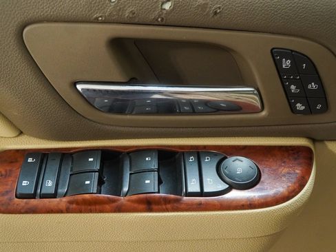 Used 2012 Chevrolet Silverado 1500 LTZ w/ LTZ White Diamond Edition AWD/4WD image 19