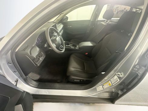 Used 2025 Honda Accord SE image 13