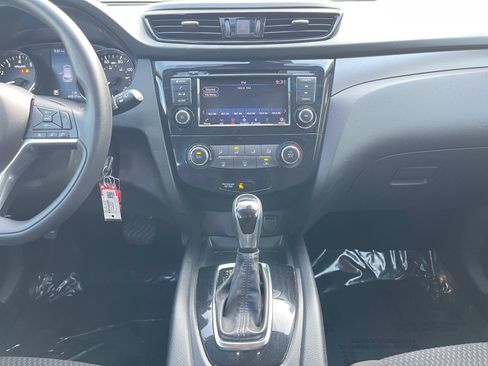 Used 2022 Nissan Rogue Sport S FWD image 11