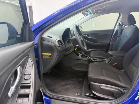 Used 2019 Hyundai Elantra GT image 17