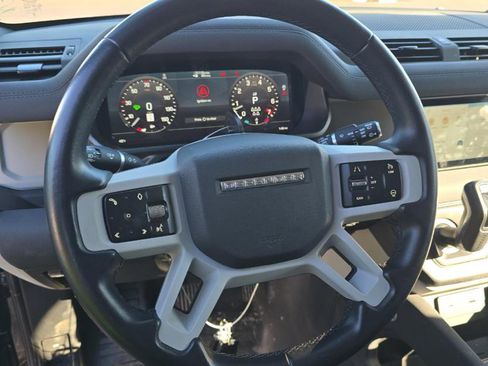 Used 2023 Land Rover Defender 110 S image 10