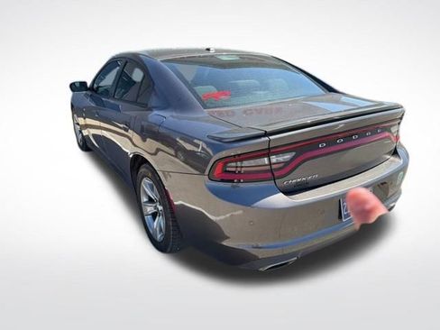 Used 2015 Dodge Charger SE w/ Sport Appearance Group image 6