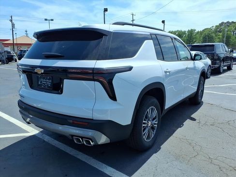 New 2026 Chevrolet Traverse LT image 3