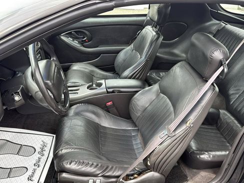 Used 2000 Pontiac Firebird Formula w/ Security Pkg RWD image 6