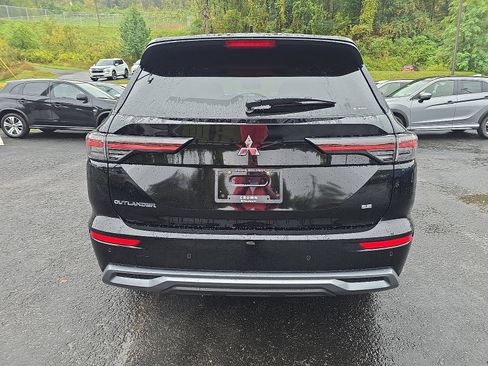 New 2025 Mitsubishi Outlander SE image 5