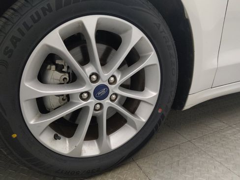 Used 2020 Ford Fusion SE FWD image 31