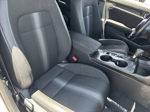 Certified 2025 Honda Civic Sport image 8