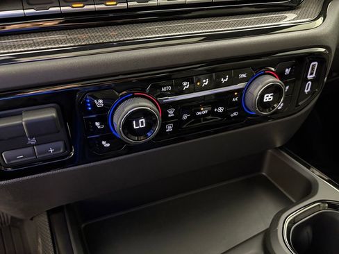 Used 2025 Chevrolet Silverado 1500 ZR2 w/ Technology Package image 34