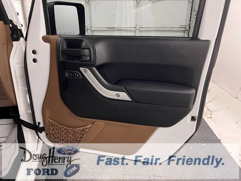 Used 2014 Jeep Wrangler Unlimited Sahara w/ Dual Top Group image 37