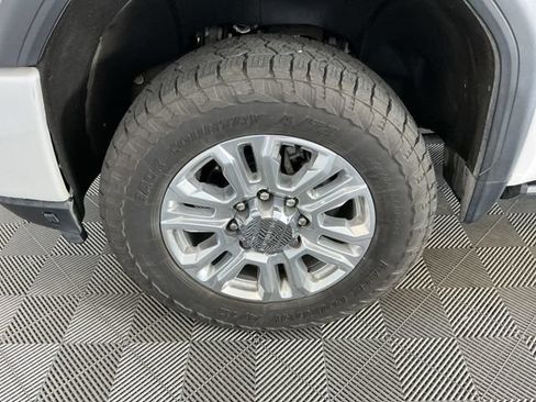 Used 2022 GMC Sierra 3500 Denali AWD/4WD image 7