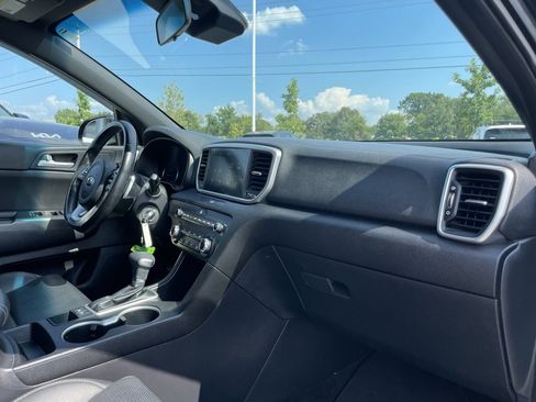 Certified 2022 Kia Sportage Nightfall Edition image 30
