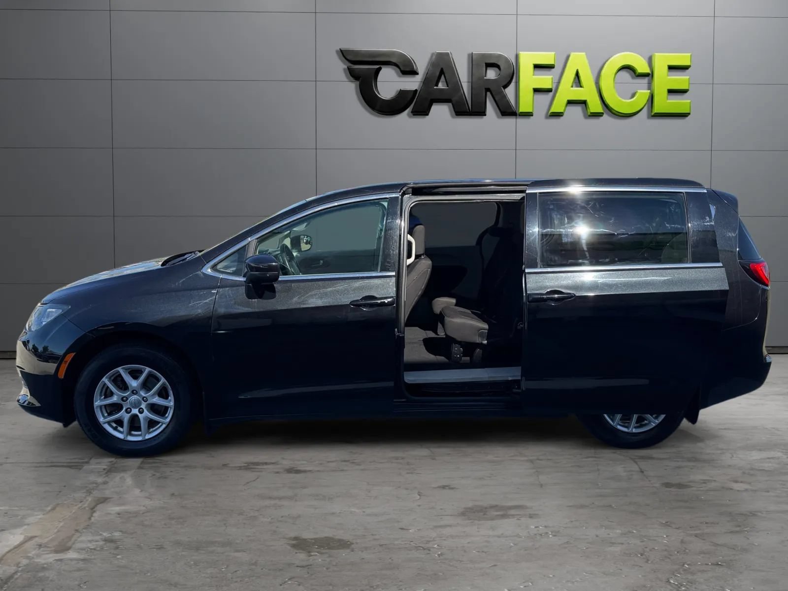 Used 2017 Chrysler Pacifica Touring FWD image 17