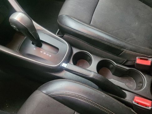 Used 2019 Chevrolet Trax LT w/ LT Convenience Package image 26