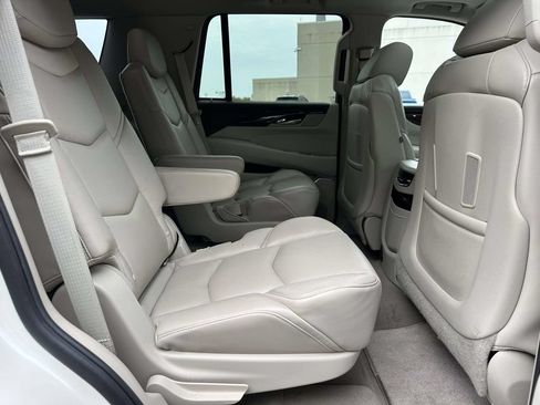 Used 2015 Cadillac Escalade Premium AWD/4WD image 11
