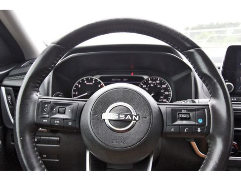 Used 2024 Nissan Rogue SV w/ SV Premium Package FWD image 16