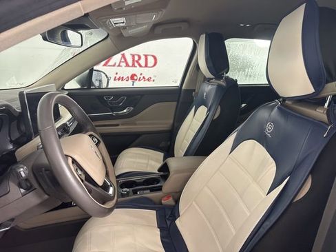 Used 2023 Lincoln Corsair FWD image 11