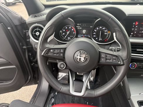 Used 2023 Alfa Romeo Stelvio Veloce AWD/4WD image 21