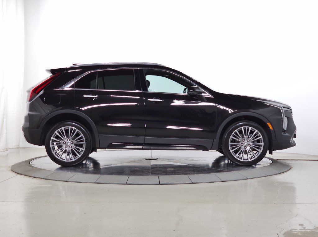 Used 2024 Cadillac XT4 Premium Luxury AWD/4WD image 8