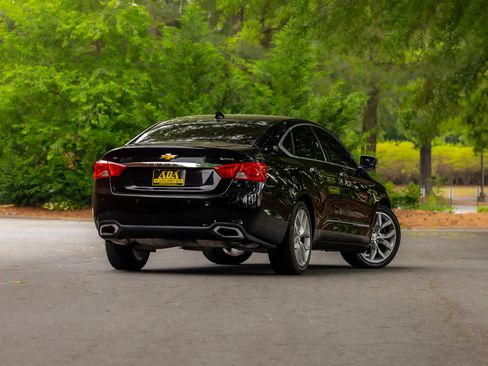 Used 2019 Chevrolet Impala Premier FWD image 4