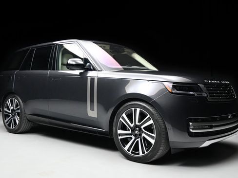 Used 2023 Land Rover Range Rover SE image 30