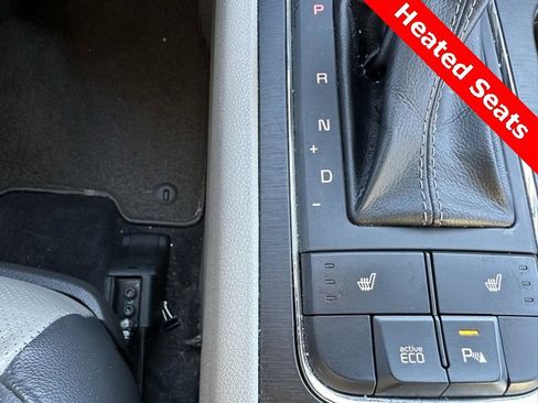 Used 2018 Kia Sedona LX w/ LX Essentials Premium Package image 12