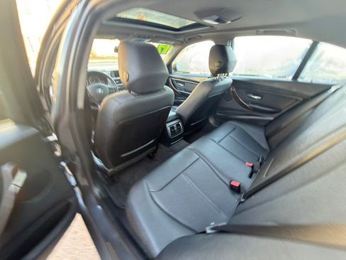 Used 2017 BMW 320i xDrive Sedan image 12