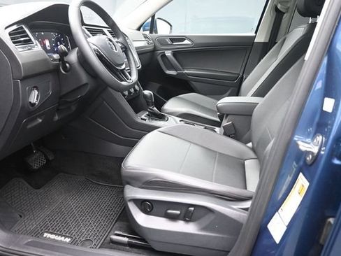 Used 2020 Volkswagen Tiguan SEL FWD image 17