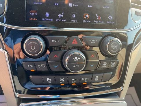 Used 2020 Jeep Grand Cherokee Limited w/ Luxury Group II AWD/4WD image 19